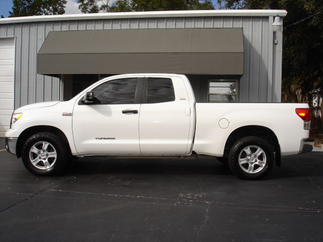 Toyota Tundra 2011 photo 1