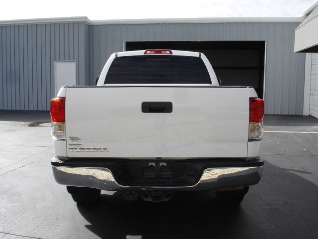 Toyota Tundra 2011 photo 3