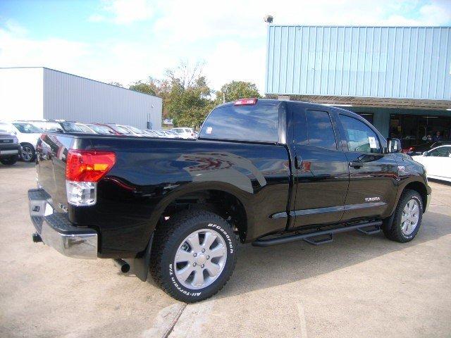 Toyota Tundra 2011 photo 2