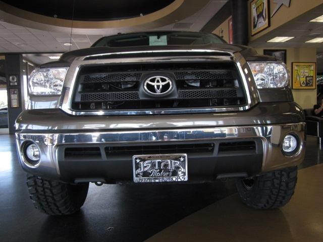 Toyota Tundra 2011 photo 1
