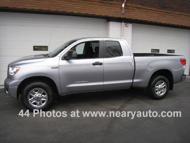 Toyota Tundra 2011 photo 3