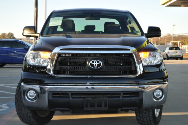 Toyota Tundra 2011 photo 2