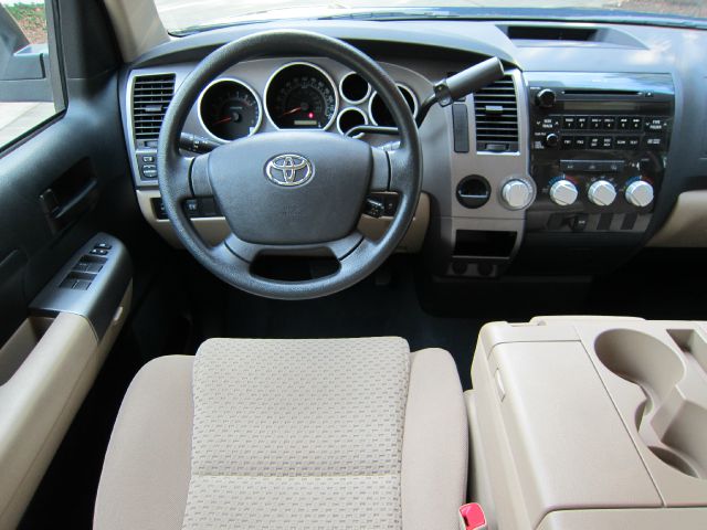 Toyota Tundra 2012 photo 2