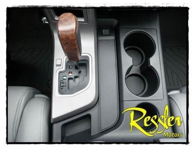 Toyota Tundra 2012 photo 2