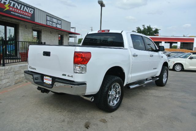 Toyota Tundra 4dr Sdn Man 2.0T Fronttrak Pickup Truck