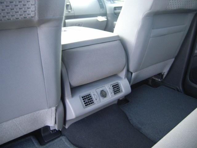 Toyota Tundra 2012 photo 2