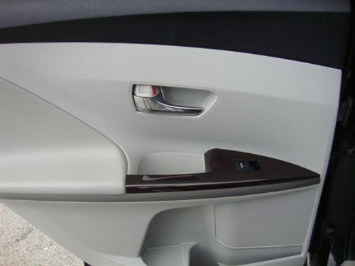 Toyota Venza 2009 photo 2