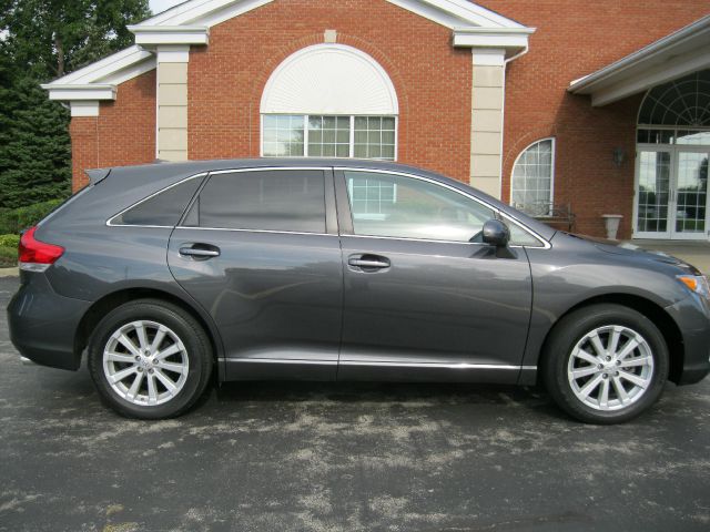 Toyota Venza 2010 photo 2