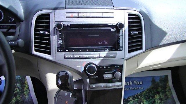 Toyota Venza 2010 photo 2