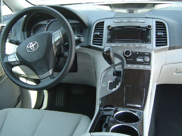 Toyota Venza W-1sa LTD Avail SUV