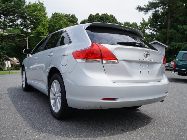 Toyota Venza 2011 photo 2