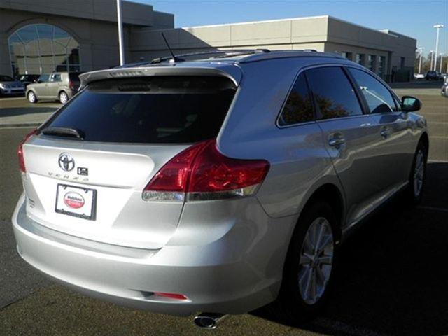 Toyota Venza 2011 photo 2