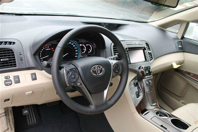 Toyota Venza 2013 photo 2