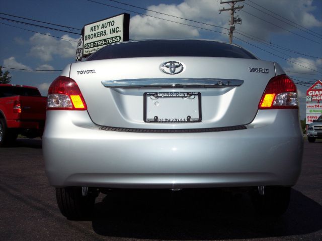 Toyota Yaris 3.5tl W/tech Pkg Sedan