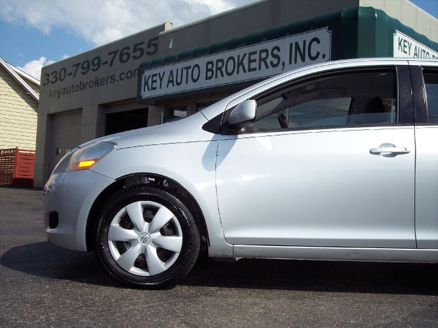 Toyota Yaris 2007 photo 2