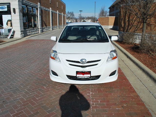 Toyota Yaris 3.5tl W/tech Pkg Sedan