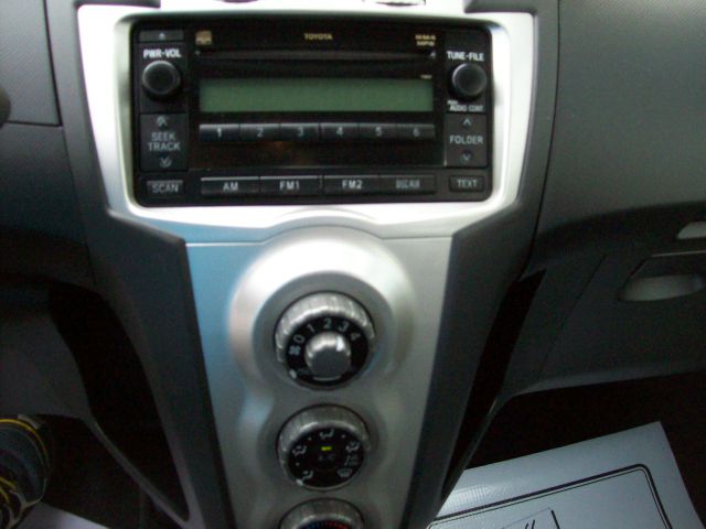 Toyota Yaris 2007 photo 0
