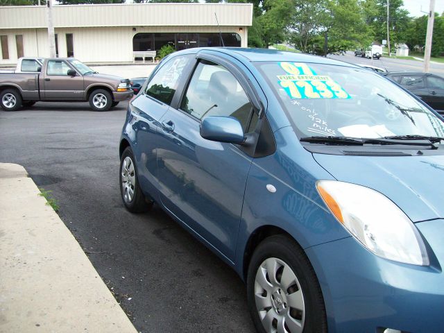 Toyota Yaris 2007 photo 2