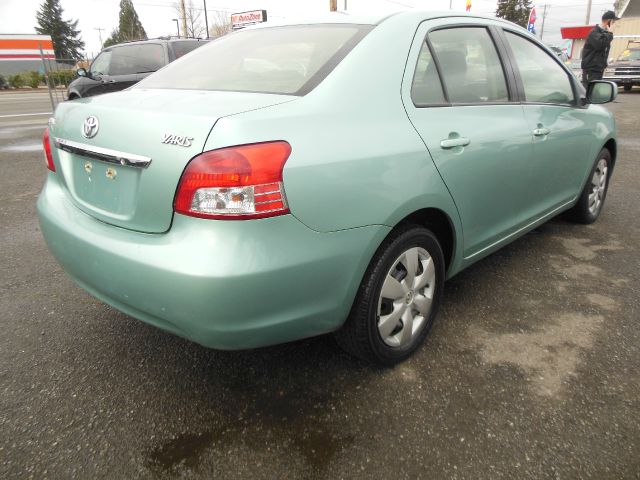 Toyota Yaris 3.5tl W/tech Pkg Sedan