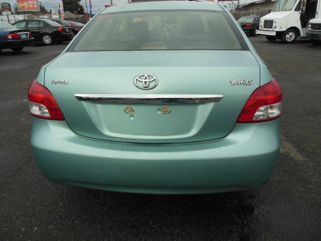 Toyota Yaris 2007 photo 2