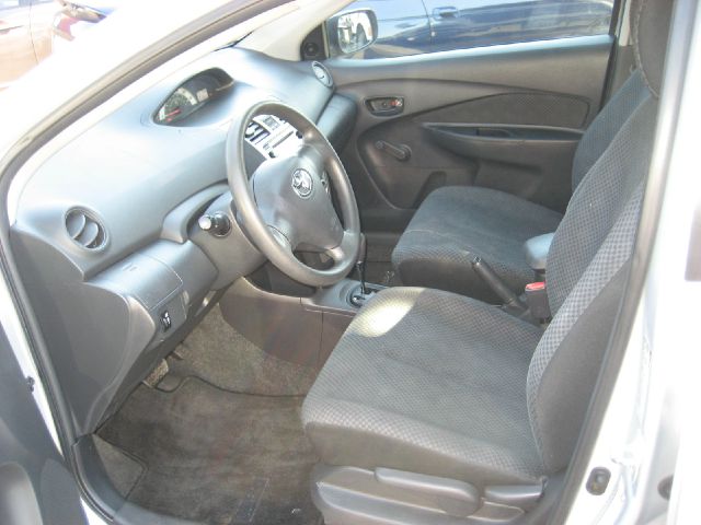 Toyota Yaris 2007 photo 4