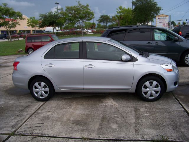 Toyota Yaris 2007 photo 1