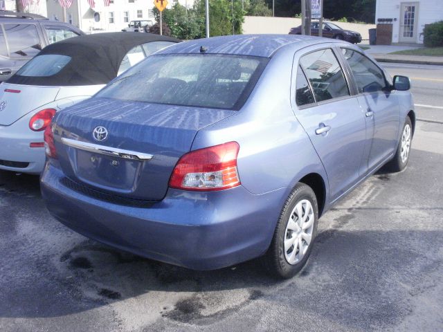 Toyota Yaris 2007 photo 2