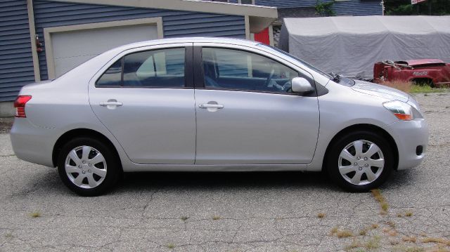 Toyota Yaris 2007 photo 2