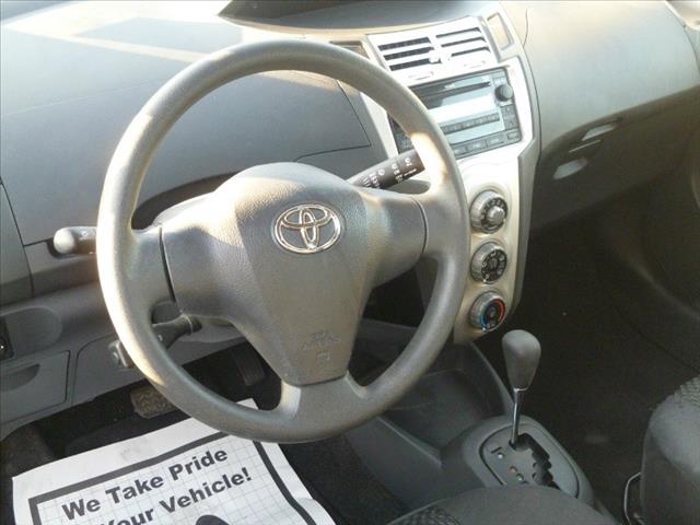 Toyota Yaris 2008 photo 2