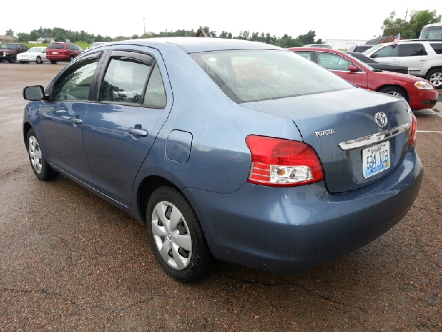 Toyota Yaris 2008 photo 2