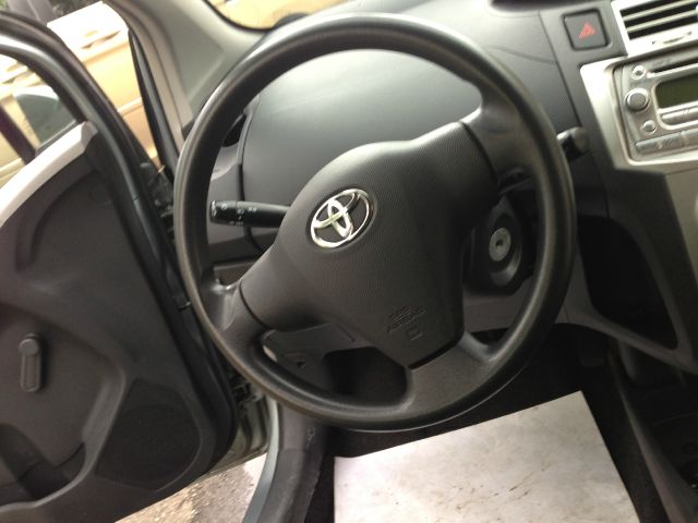 Toyota Yaris 2008 photo 1