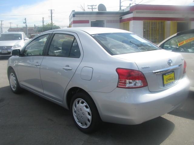 Toyota Yaris 2008 photo 1