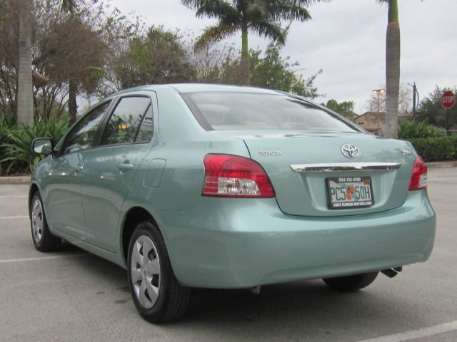 Toyota Yaris 2008 photo 1