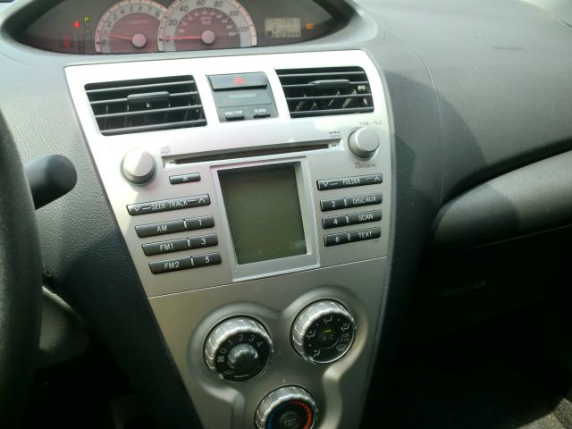 Toyota Yaris 2008 photo 11