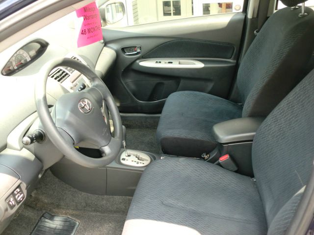 Toyota Yaris 2008 photo 2