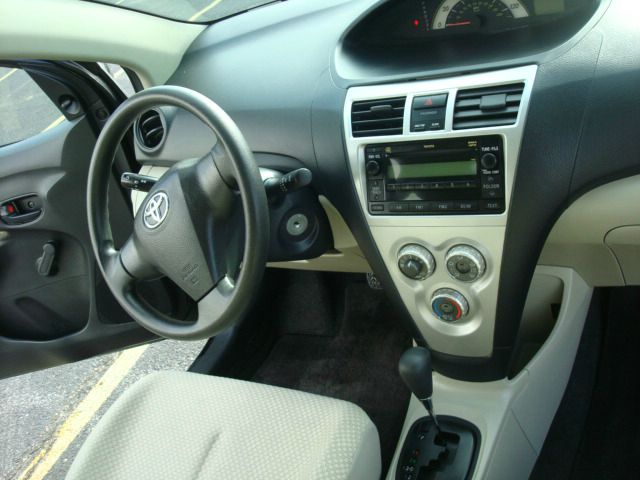 Toyota Yaris 2008 photo 2