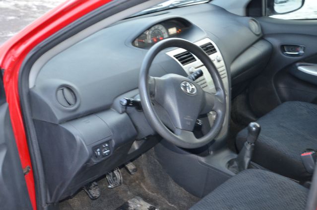 Toyota Yaris Sport Utility 4D Sedan