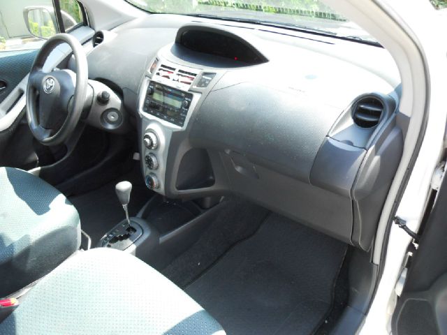 Toyota Yaris 2008 photo 1