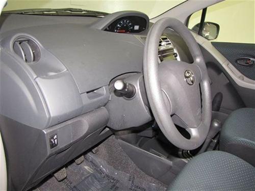 Toyota Yaris 2008 photo 2