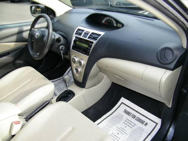Toyota Yaris 2008 photo 2