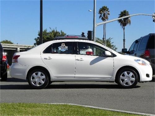 Toyota Yaris 2008 photo 1