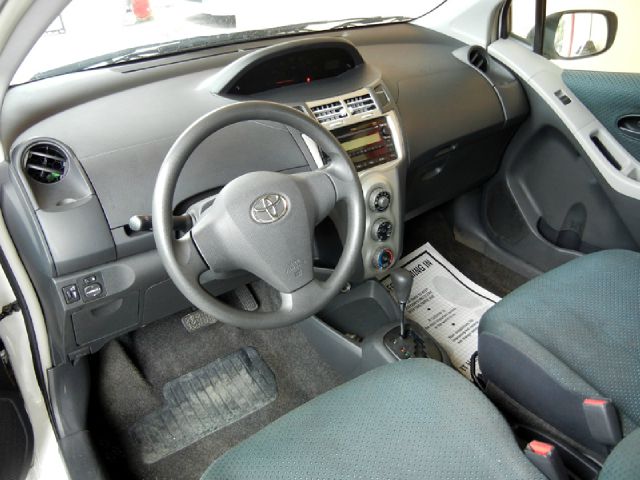 Toyota Yaris 2008 photo 1