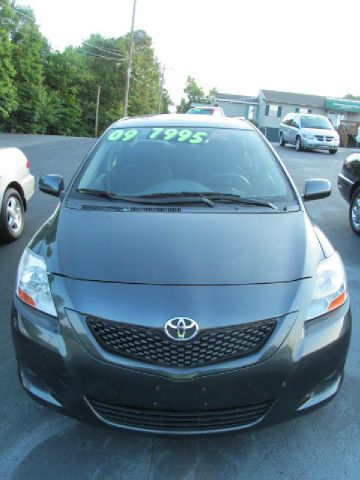 Toyota Yaris 2009 photo 2