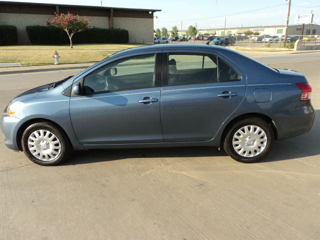 Toyota Yaris 2009 photo 2