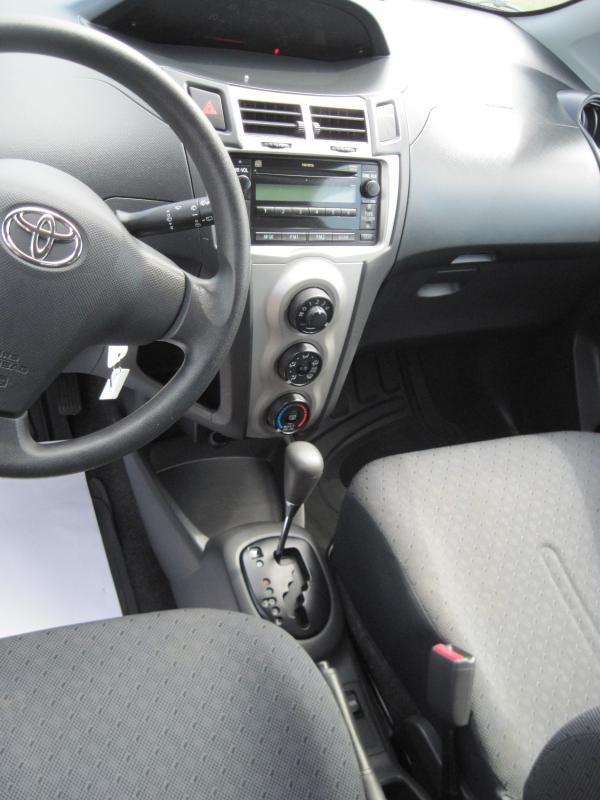 Toyota Yaris 2009 photo 1