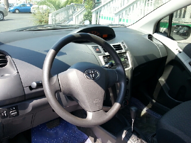 Toyota Yaris 2009 photo 3