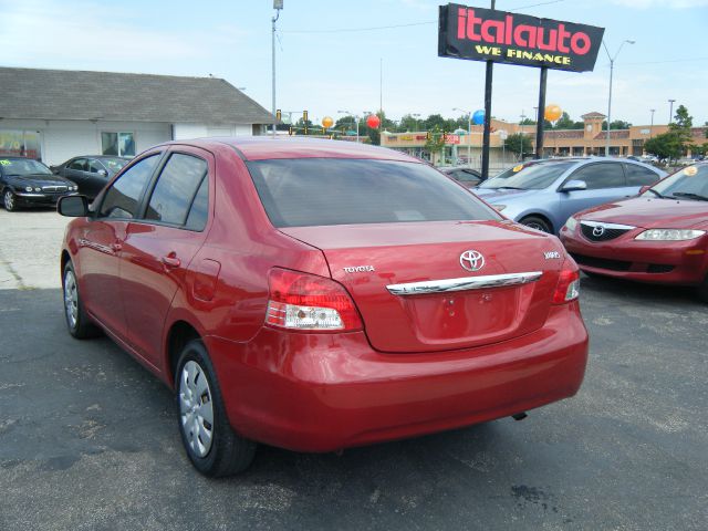 Toyota Yaris 2009 photo 2
