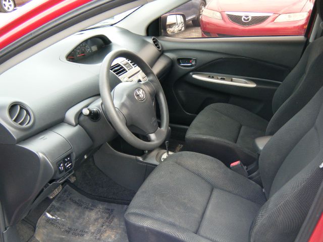 Toyota Yaris 2009 photo 3