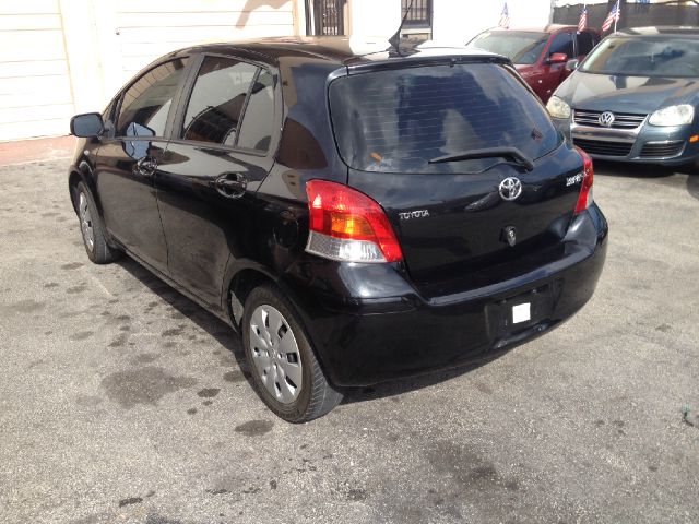 Toyota Yaris 2009 photo 2