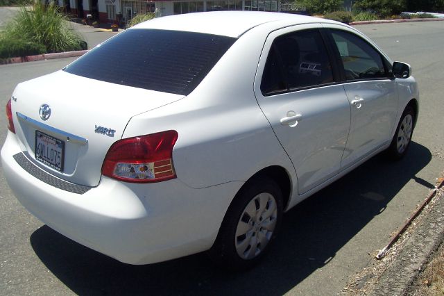 Toyota Yaris 2009 photo 8